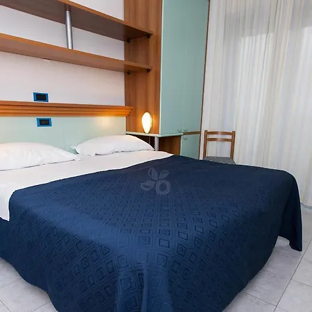 Marina Hotel 3*