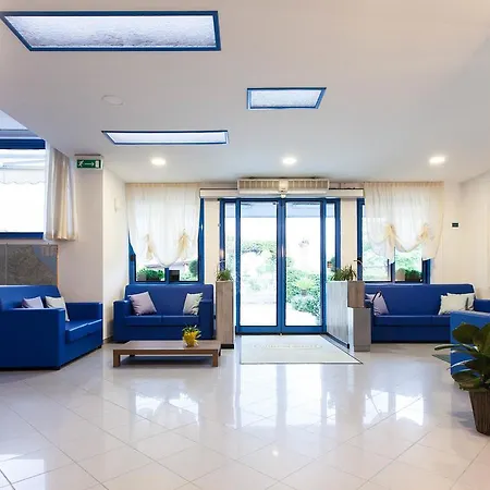 Marina Hotel 3*
