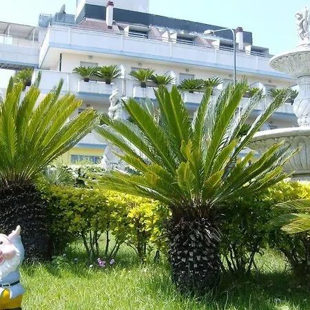 Marina מלון