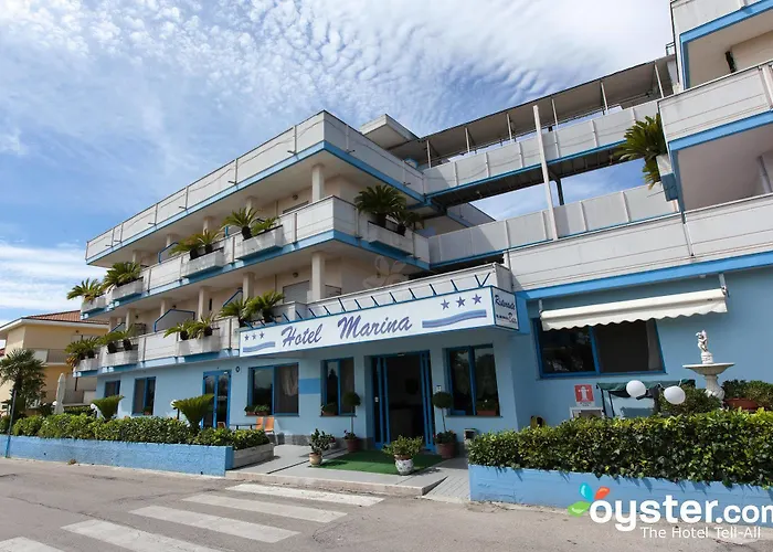 Marina 3*