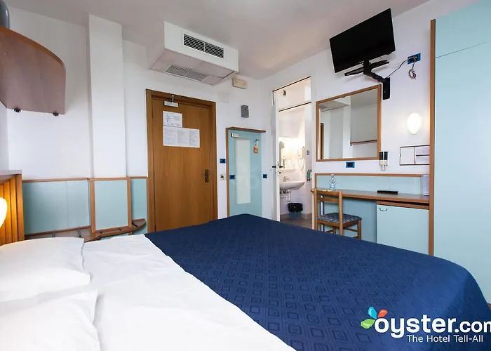 Marina Отель Розето-дельи-Абруцци