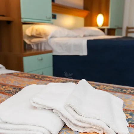 Marina 3* Розето-дельи-Абруцци