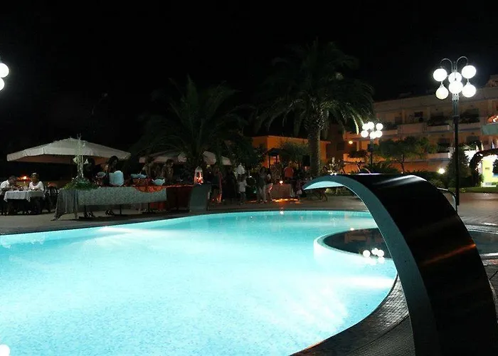 Marina Отель Розето-дельи-Абруцци